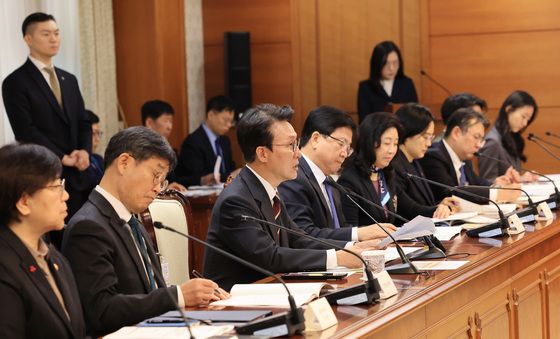 미세먼지특별대책위원회의 주재하는 김민석 총리