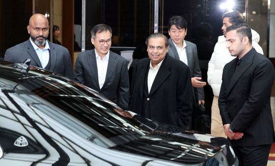 아시아 최대 부호 무케시 암바니 회장 입국