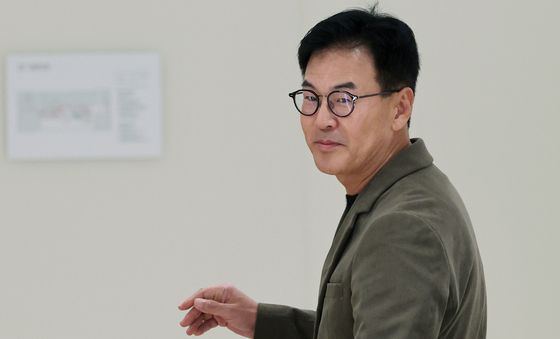 '오세훈 측근' 강철원 전 부시장 특검 출석