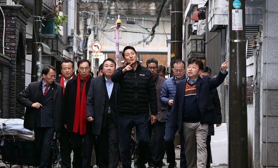 오세훈 시장, 중화동 모아타운 주택현장 방문