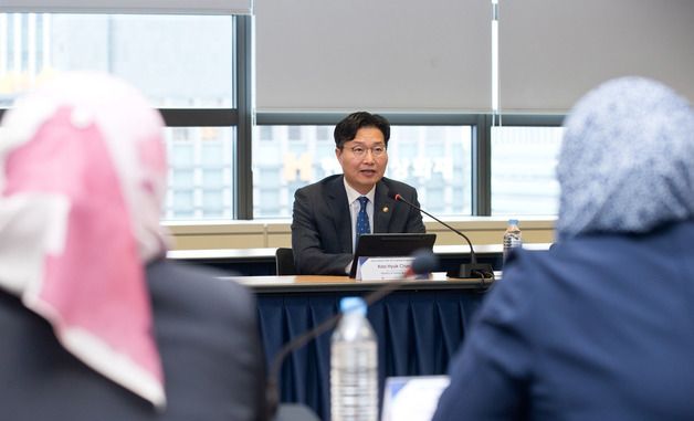 개회사하는 구혁채 제1차관