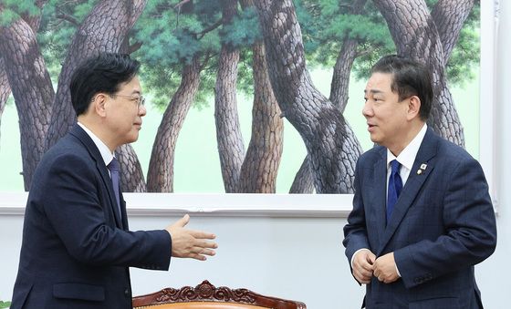 손 내미는 여야