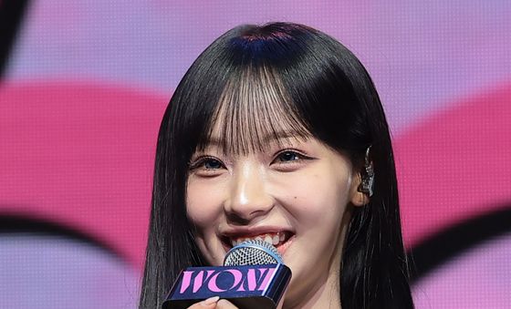 컴백 인사하는 리센느 원이