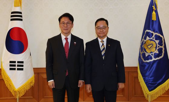 김민석 총리, 정구창 성평등가족부 차관 임명장 수여