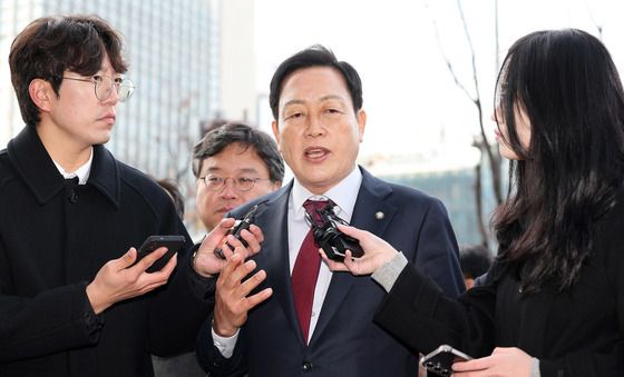 김선교 김건희특검 출석…혐의부인