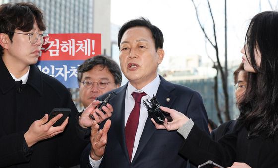 김선교 김건희특검 출석…혐의부인