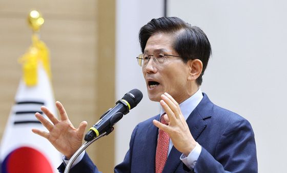 이승만 시사회 축사하는 김문수