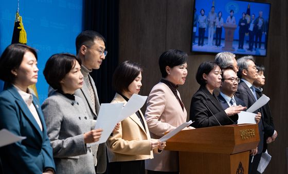민주당, 오세훈 서울시장 명태균 여론조사 비용 대납의혹 기자회견