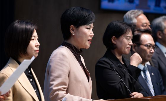 민주, 오세훈 서울시장 명태균 여론조사 비용 대납 의혹 기자회견