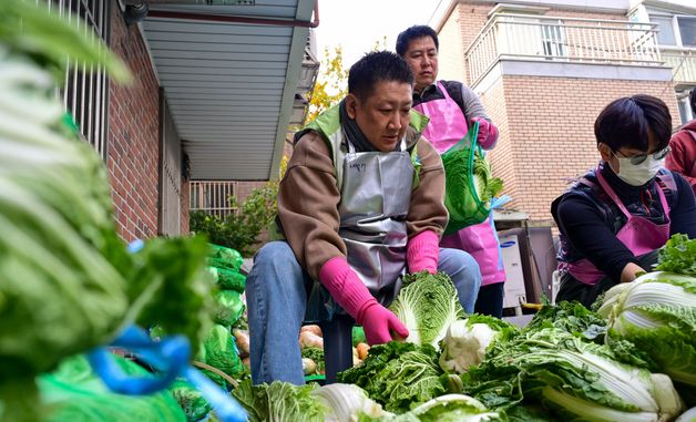 농협유통 하나로마트, 김장철 일손 돕기 나서