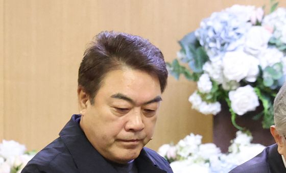 헌화하는 이종원