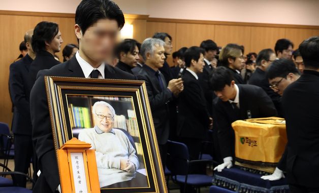 이순재 영결식 엄수… 시대의 배우를 떠나 보내다