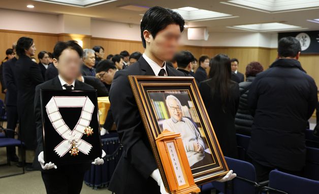 국민배우 이순재 별세… 영결식으로 마지막 여정