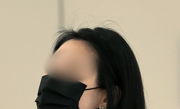 특검 출석하는 김건희 여사 오빠 배우자