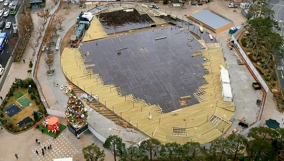 서울시청 앞에 설치되는 스케이트장