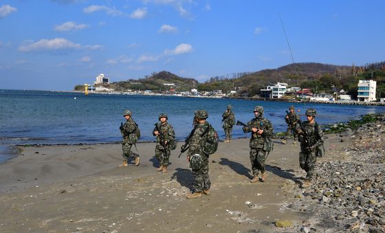 해병대 포항해안 마약류 의심물질 수색 정찰