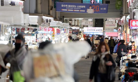 지갑 안 여는 가계… 3분기 실질지출 '뒷걸음'