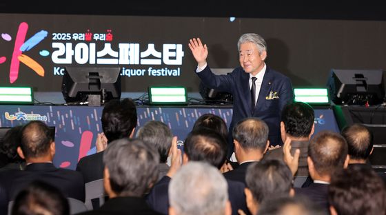 인사하는 강호동 농협중앙회장