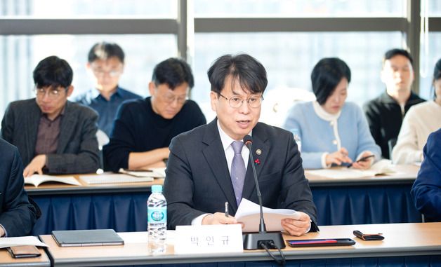 회의 주재하는 박인규 과학기술혁신본부장