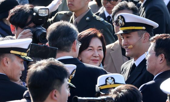 이지호 소위 임관 축하하는 이재용 회장·홍라희 명예관장