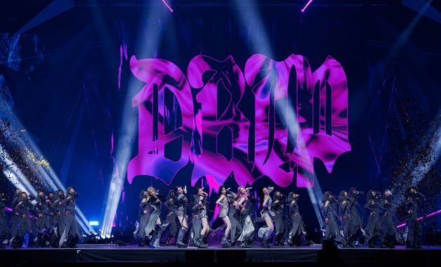 베이비몬스터, 홍콩 MAMA 달군 화려한 퍼포먼스