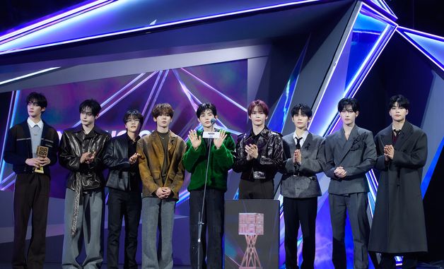 제로베이스원, 팬스 초이스 수상