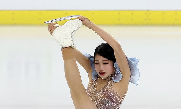 회전연기 선보이는 이해인