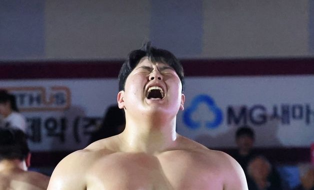 포효하는 김민재