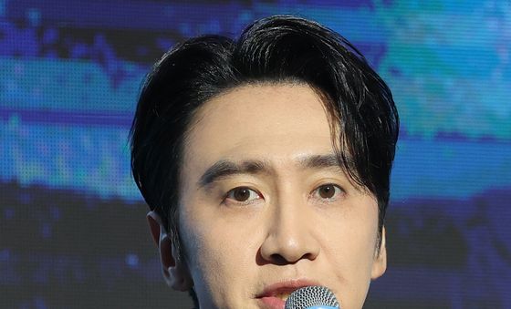 인사말 하는 이광수