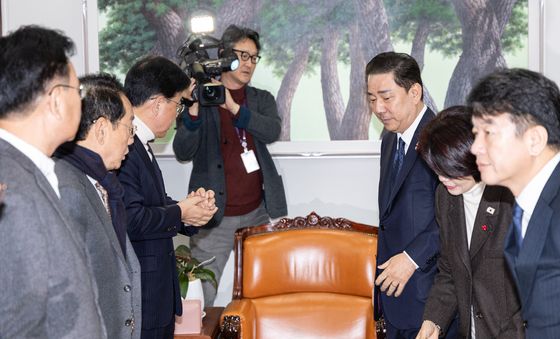 여야 원대 회동, 이재명표 예산안 담판…법인세 인상 '조율'