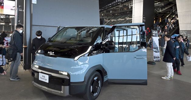 에스콘필드 스타디움에 전시된  KIA PV5