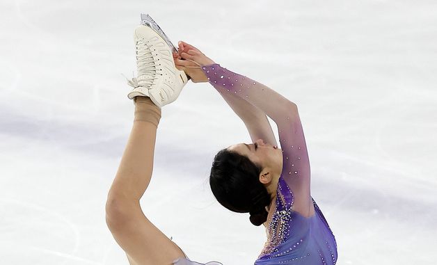 연기 펼치는 유영