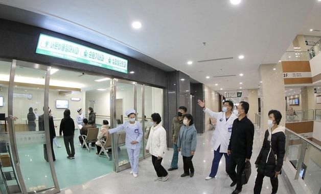 문 연 평양종합병원…"인민의 생명을 제일로 귀중히"