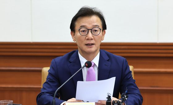 발언하는 전재수 장관