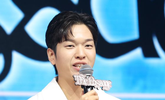 유재필, 순백의 MC 왕자님