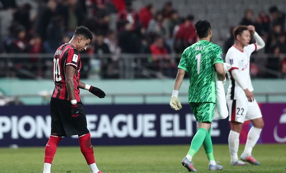 무승부에 고개 떨군 '캡틴' 린가드