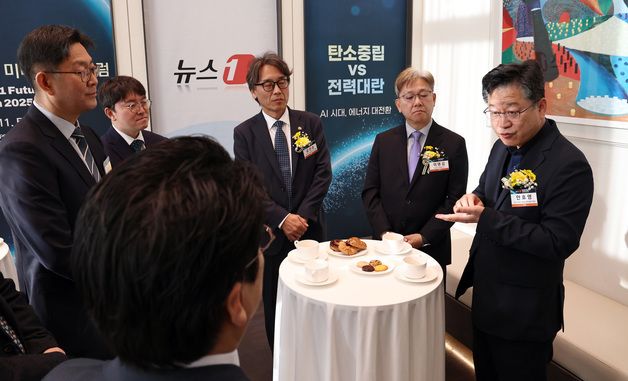 차담 나누는 안호영 기후에너지환노위원장