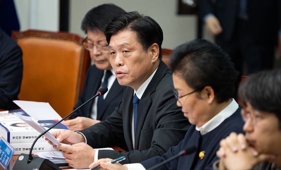 21대 대선 백서 발간 밝히는 조승래 민주당 사무총장