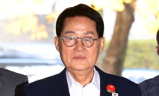 박지원 전 국정원장, 법원 출석