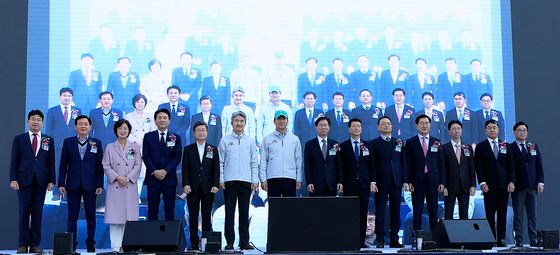 기념 촬영하는 오세훈 시장과 주요 내빈들
