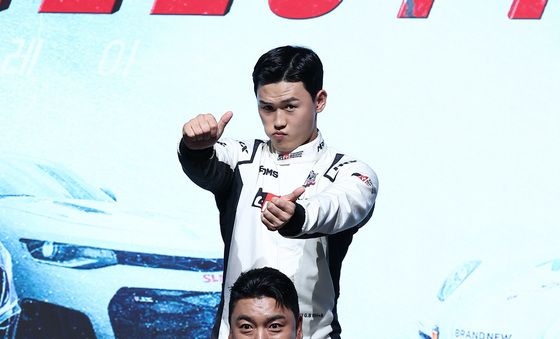 곽범·최광빈, 우아한 드라이빙 포즈