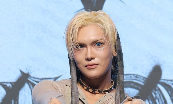 엑스러브 현, 첫 미니앨범 '언러브'로 컴백