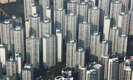 서울 아파트 가격 상승세 '주춤', 경기 일부 지역은 풍선효과