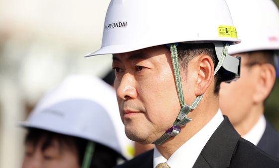 더현대 부지 설명듣는 장동혁