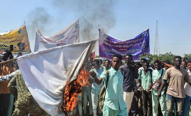 [포토] 반군 잔혹행위에 항의하는 수단 학생들