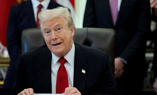 [포토]비만치료제 위고비·젭바운드 가격인하 발표하는 트럼프