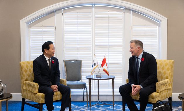 이두희 차관, 스티브 푸어 국방조달 국무장관과 환담