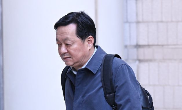 정진상, 대장동 민간업자 1심 선고 후 첫 재판 출석