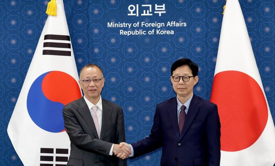한-일 차관전략대화 나선 박윤주 차관·후나코시 다케히로 日 사무차관