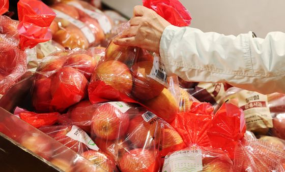 긴 가을장마 영향으로 사과 가격 당분간 상승